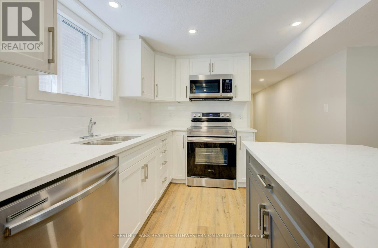 B-35 Second Avenue, Kitchener, ON, N2C 1N4 - 4