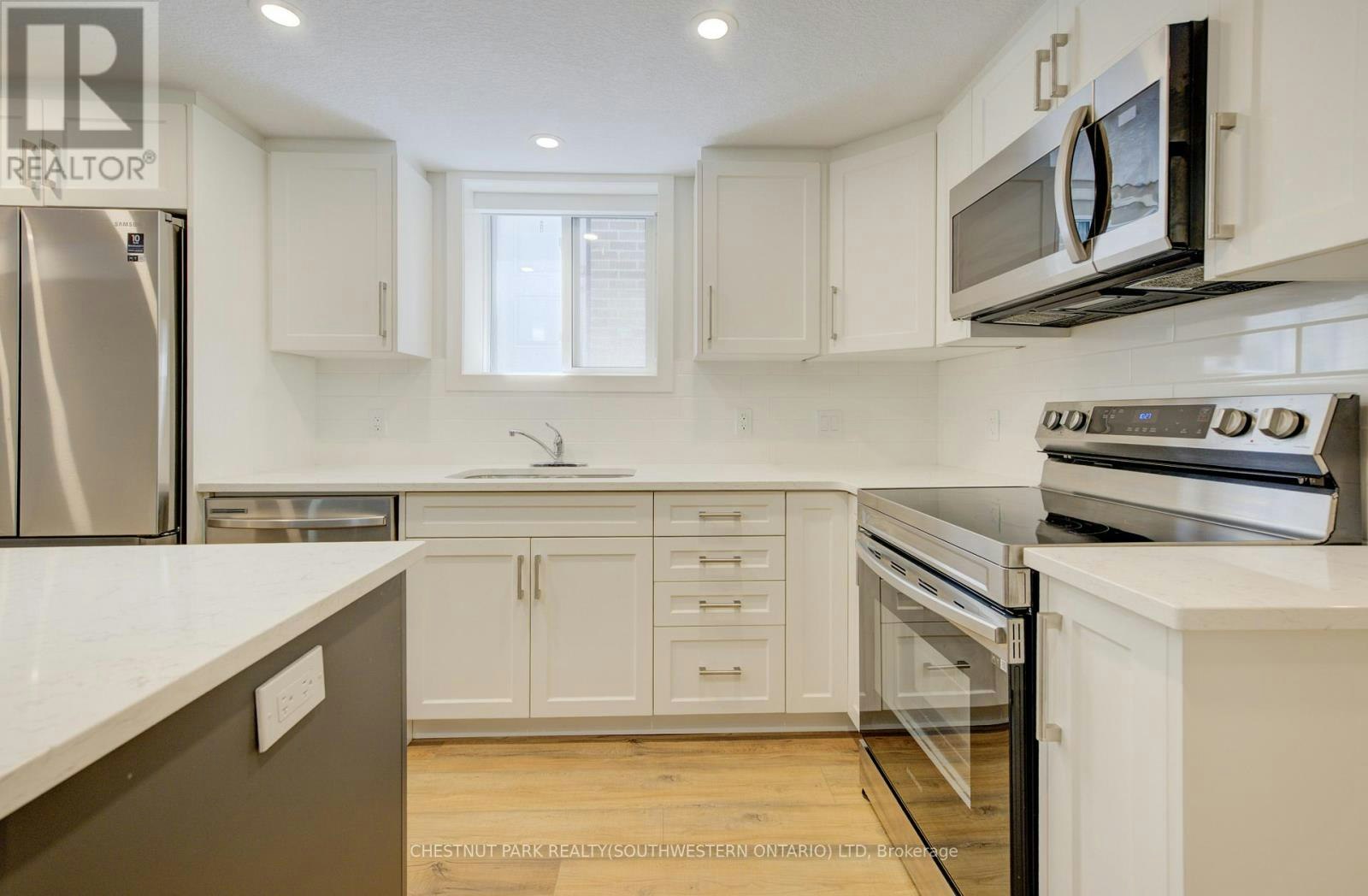 B-35 Second Avenue, Kitchener, ON, N2C 1N4 - 5