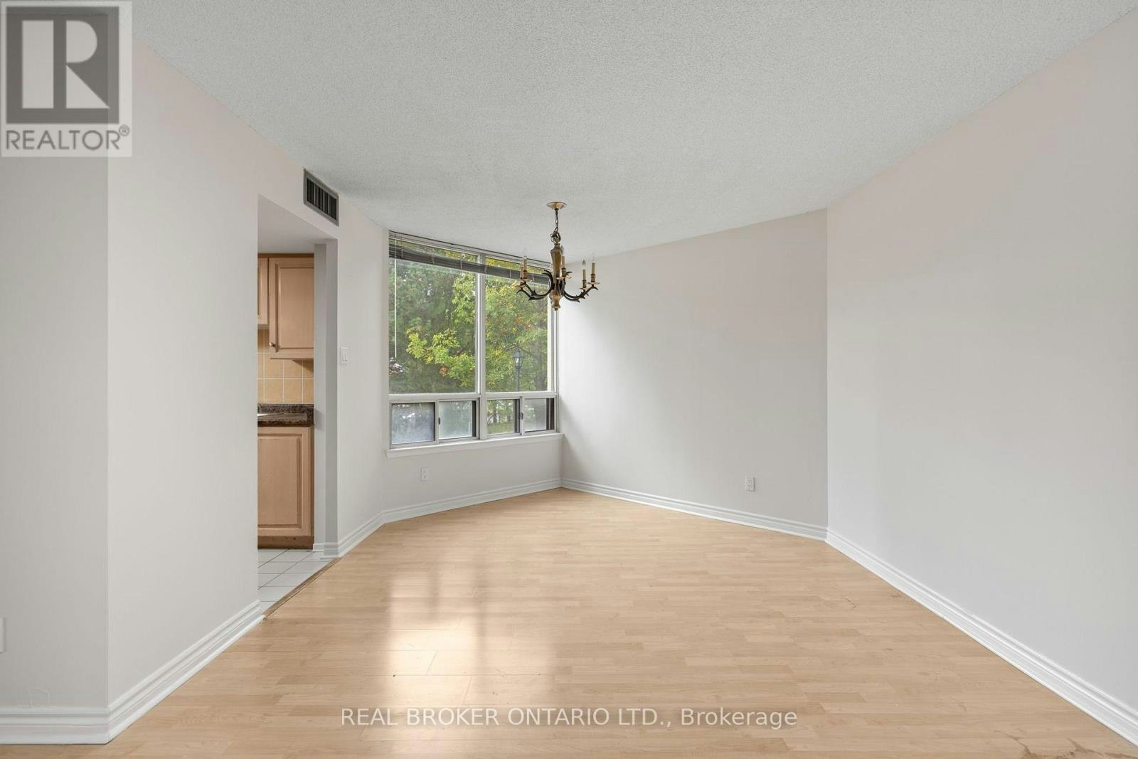 210-1101 Steeles Avenue W, Vaughan, ON, M2R 3W5 - 4