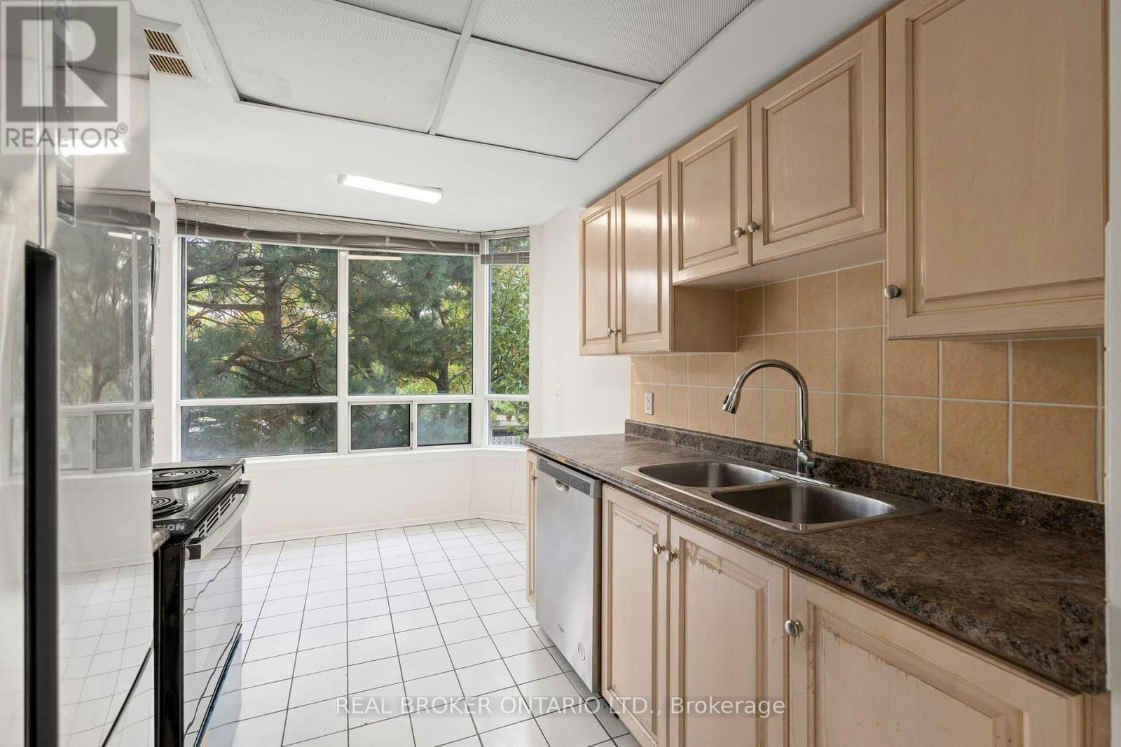 210-1101 Steeles Avenue W, Vaughan, ON, M2R 3W5 - 10