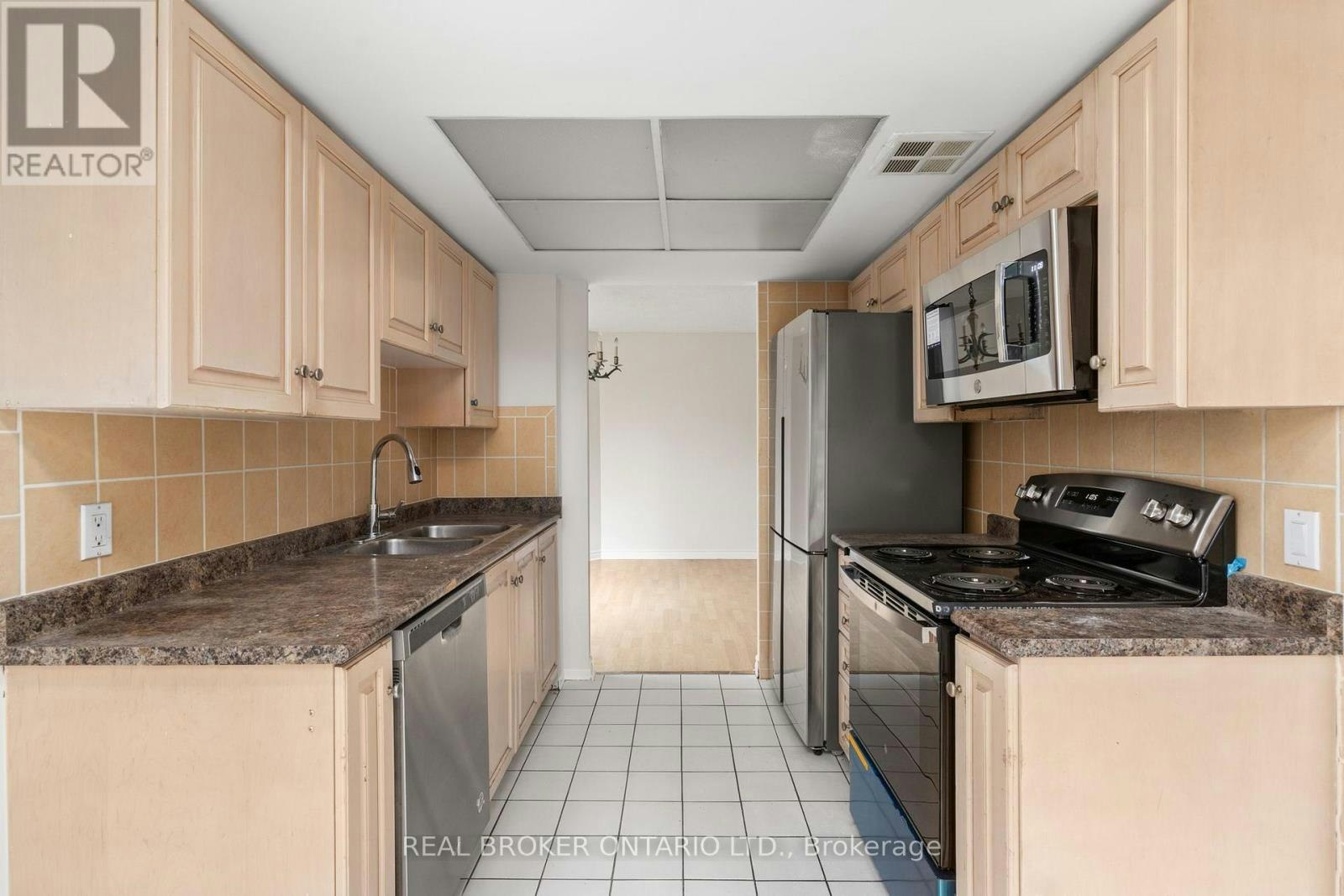 210-1101 Steeles Avenue W, Vaughan, ON, M2R 3W5 - 12