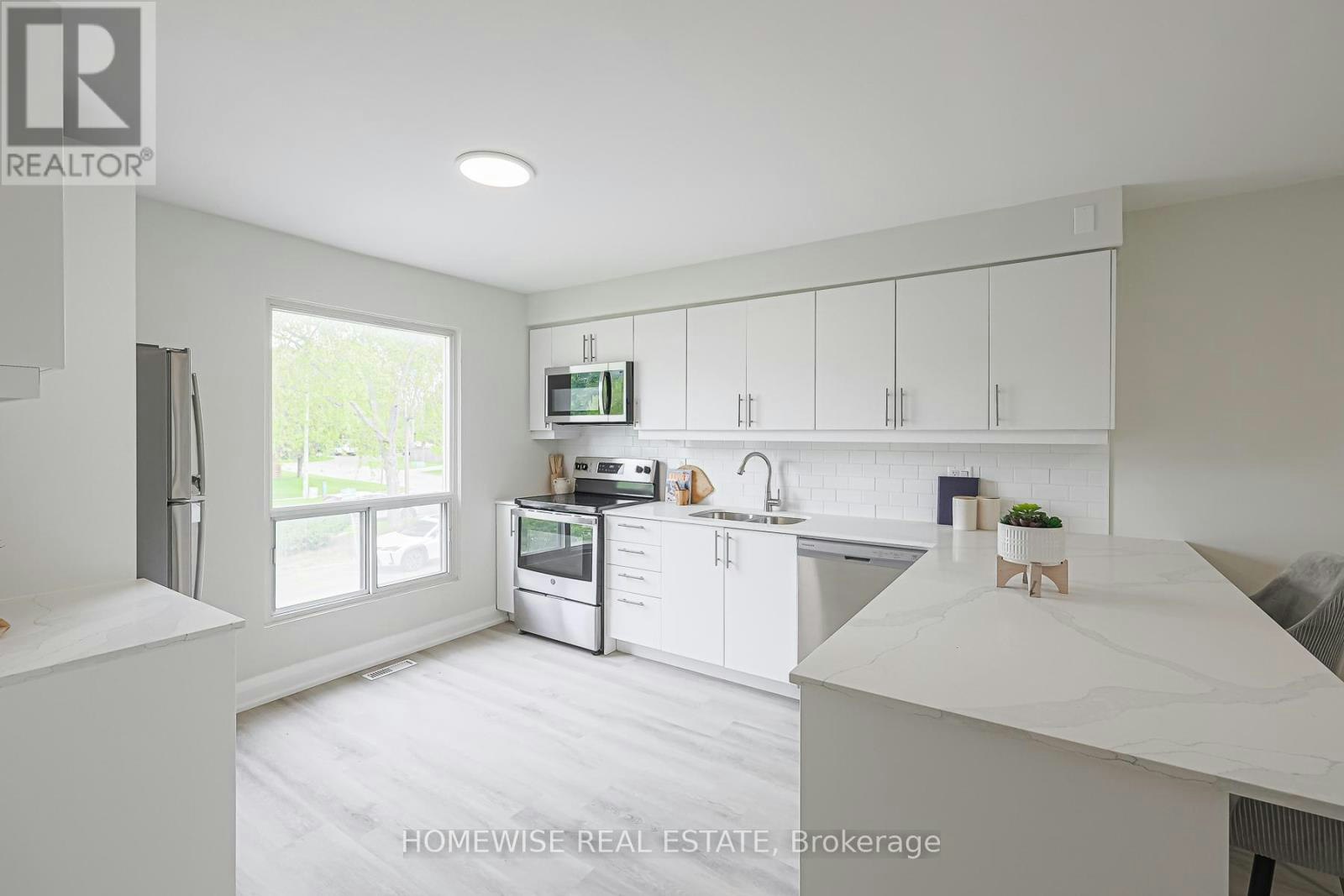 33-560 Waverly Street N, Oshawa, ON, L1J 5Y4 - 8