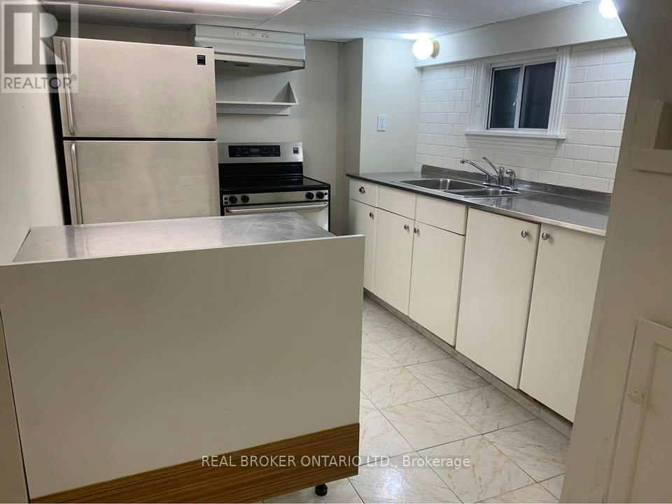 BSMT-988 Cosburn Avenue, Toronto, ON, M4C 2X1 - 8