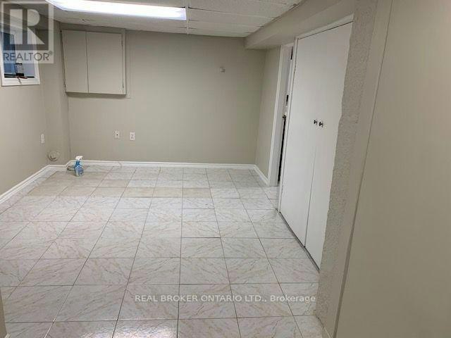 BSMT-988 Cosburn Avenue, Toronto, ON, M4C 2X1 - 12