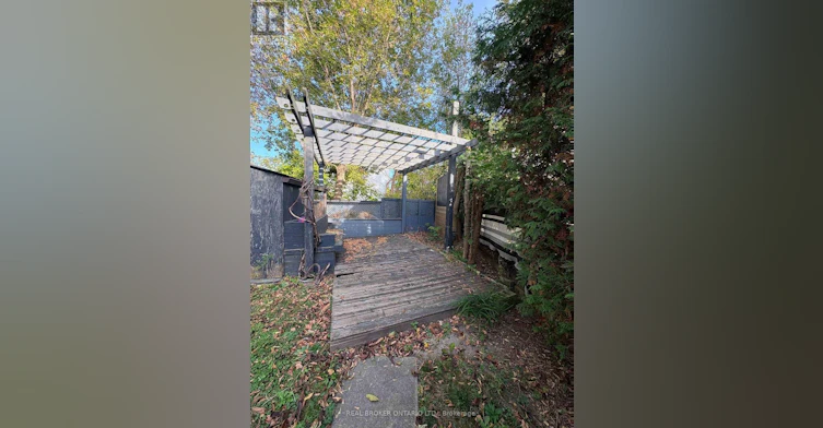 BSMT-988 Cosburn Avenue, Toronto, ON, M4C 2X1 - 14