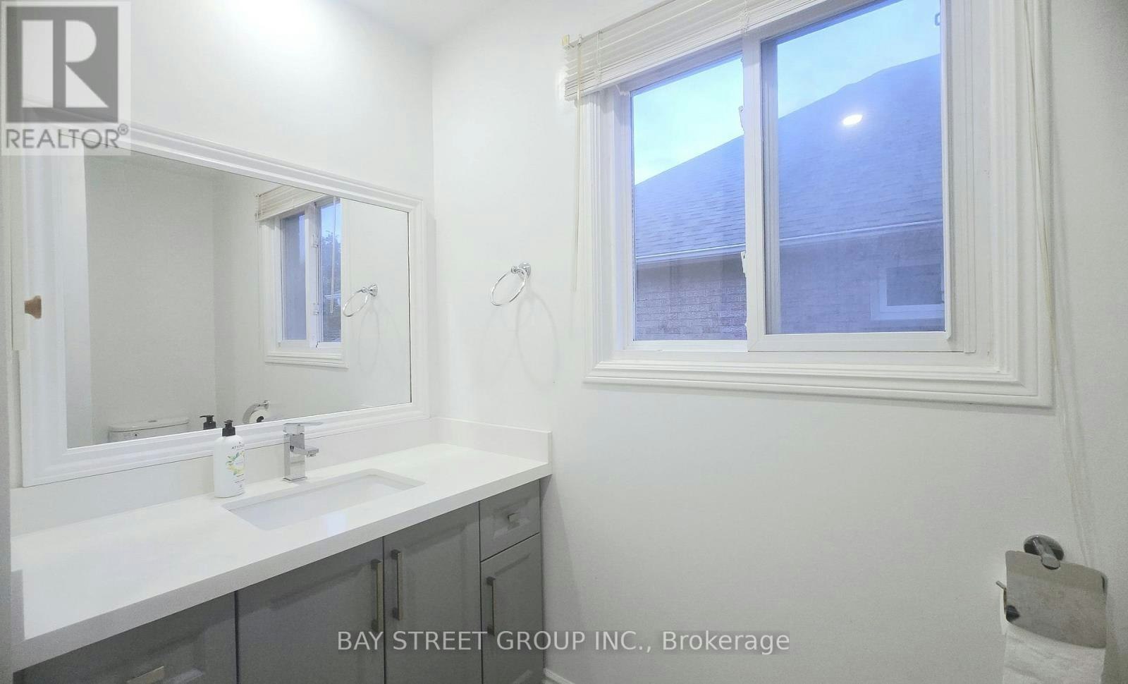 24 Beasley Drive, Richmond Hill, ON, L4C 7Z2 - 26