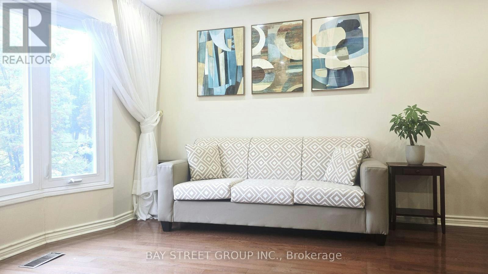24 Beasley Drive, Richmond Hill, ON, L4C 7Z2 - 2