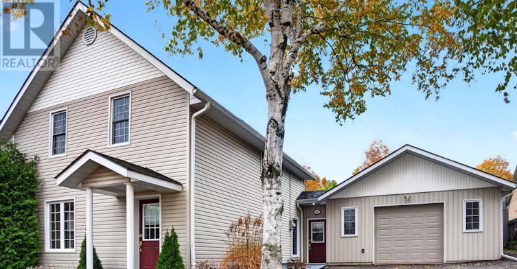 17 Peel Street, Penetanguishene, ON, L9M 1A5