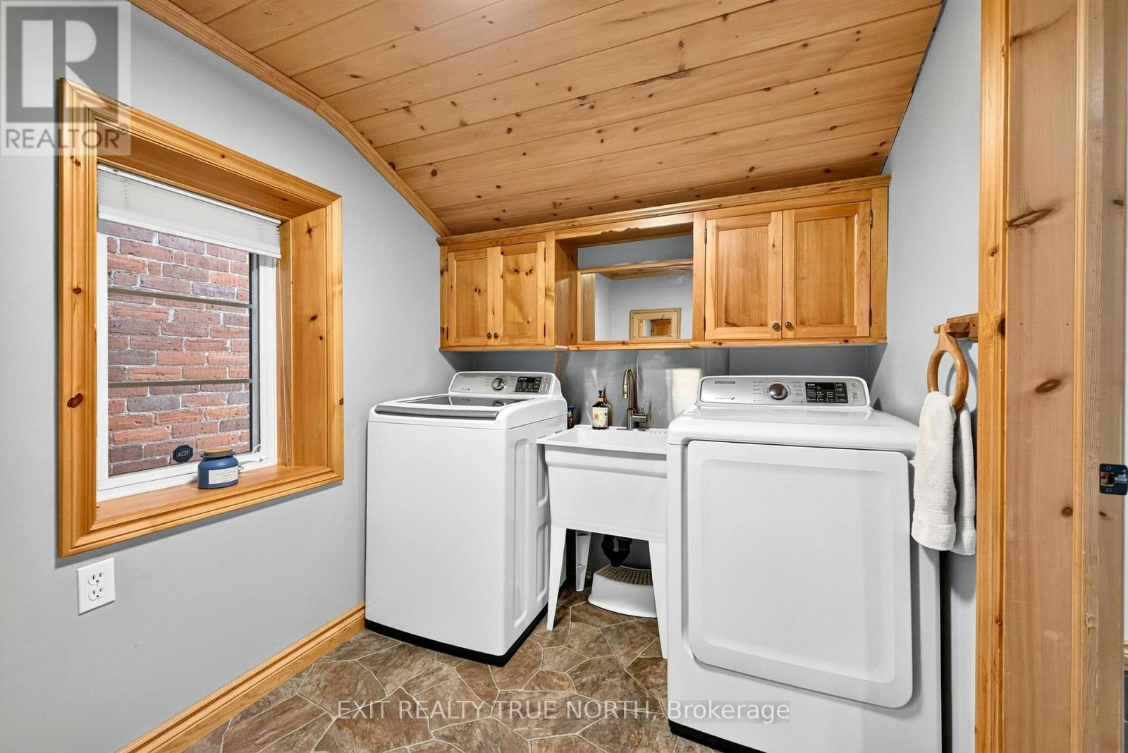 17 Peel Street, Penetanguishene, ON, L9M 1A5 - 5