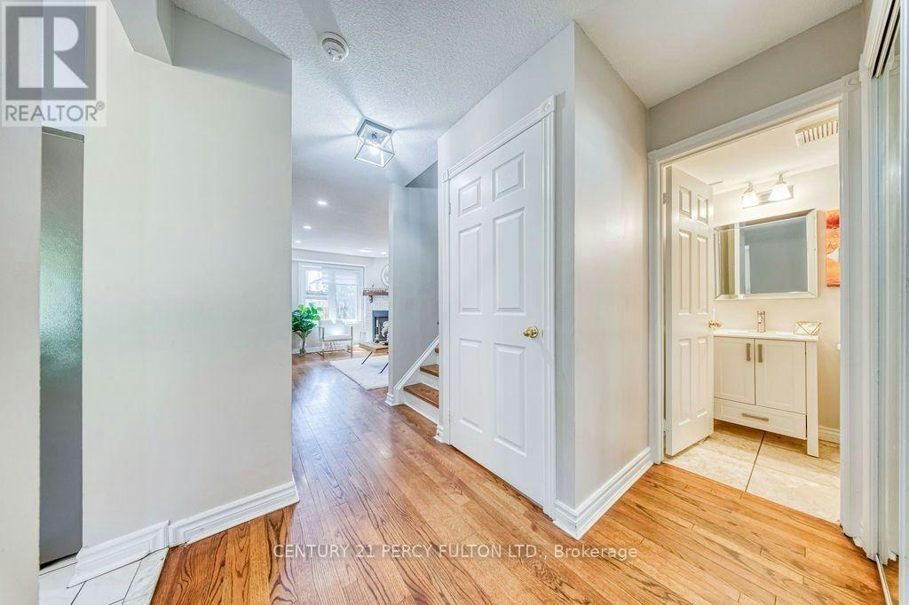 5522 Holbrook Road, Mississauga, ON, L5M 5G4 - 4