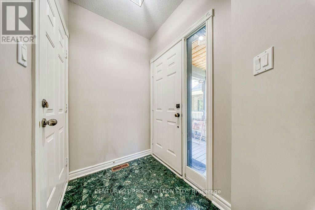 5522 Holbrook Road, Mississauga, ON, L5M 5G4 - 3
