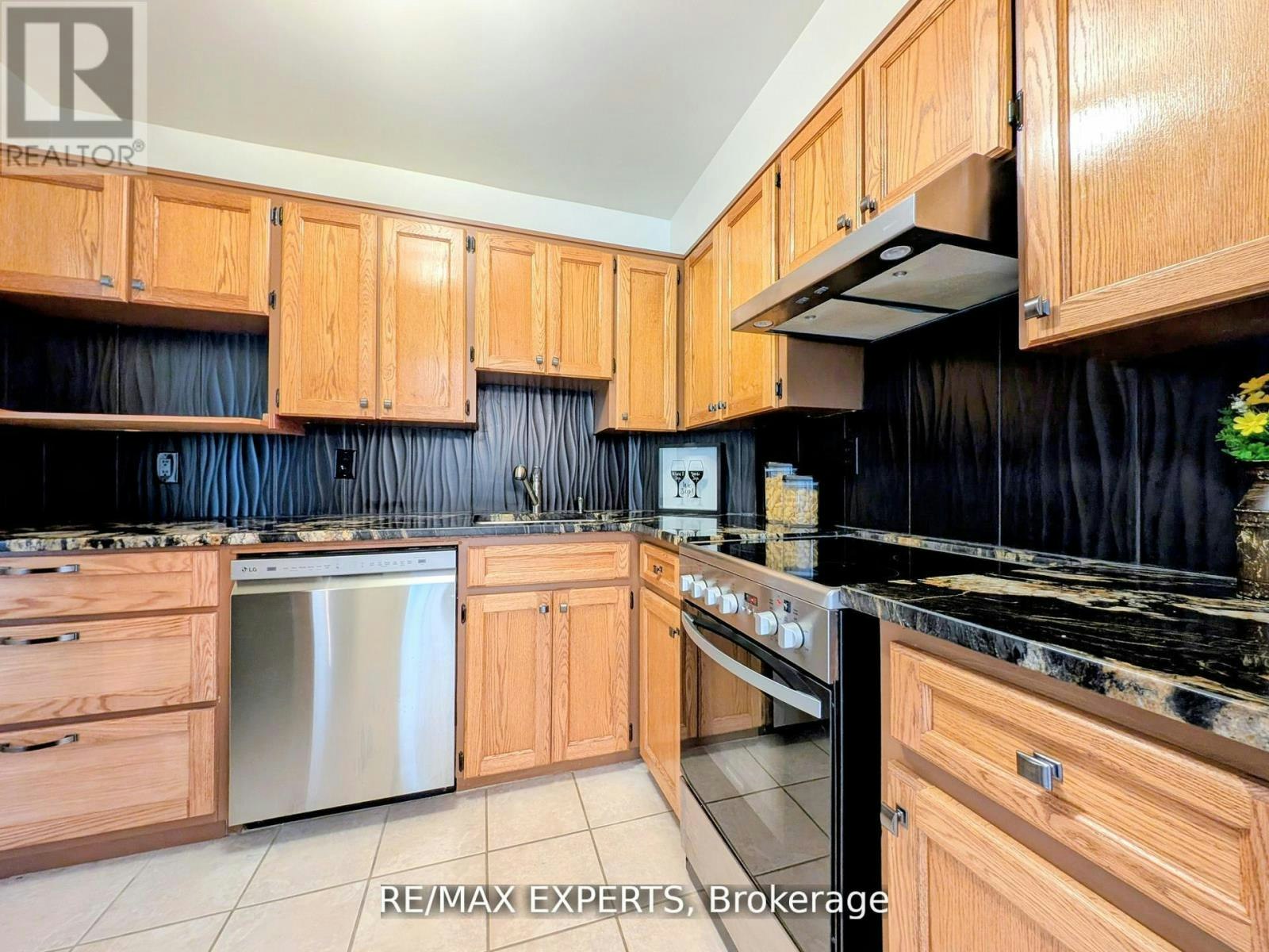 410-8591 Riverside Drive E, Windsor, ON, N8S 1G3 - 13