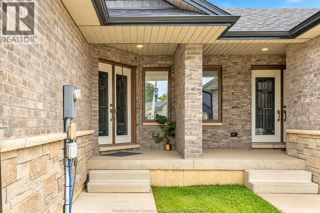 3619 Hallee Crescent, Windsor, ON, N8W 0B3 - 2