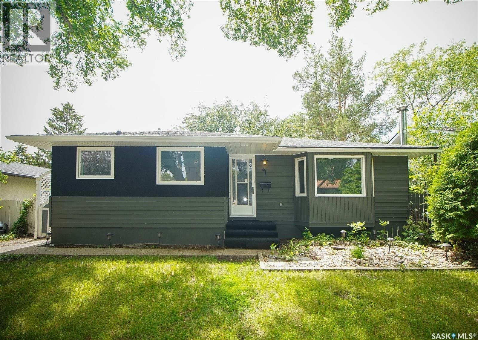 61 Bannister Avenue, Regina, SK, S4R 5K8