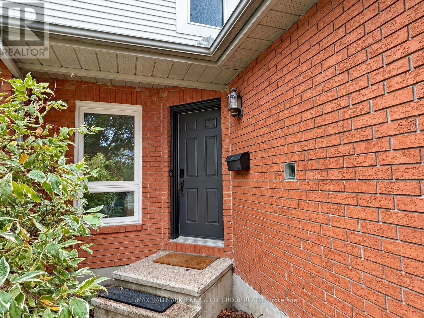 1409 Caravel Crescent, Ottawa, ON, K1E 3X4 - 3