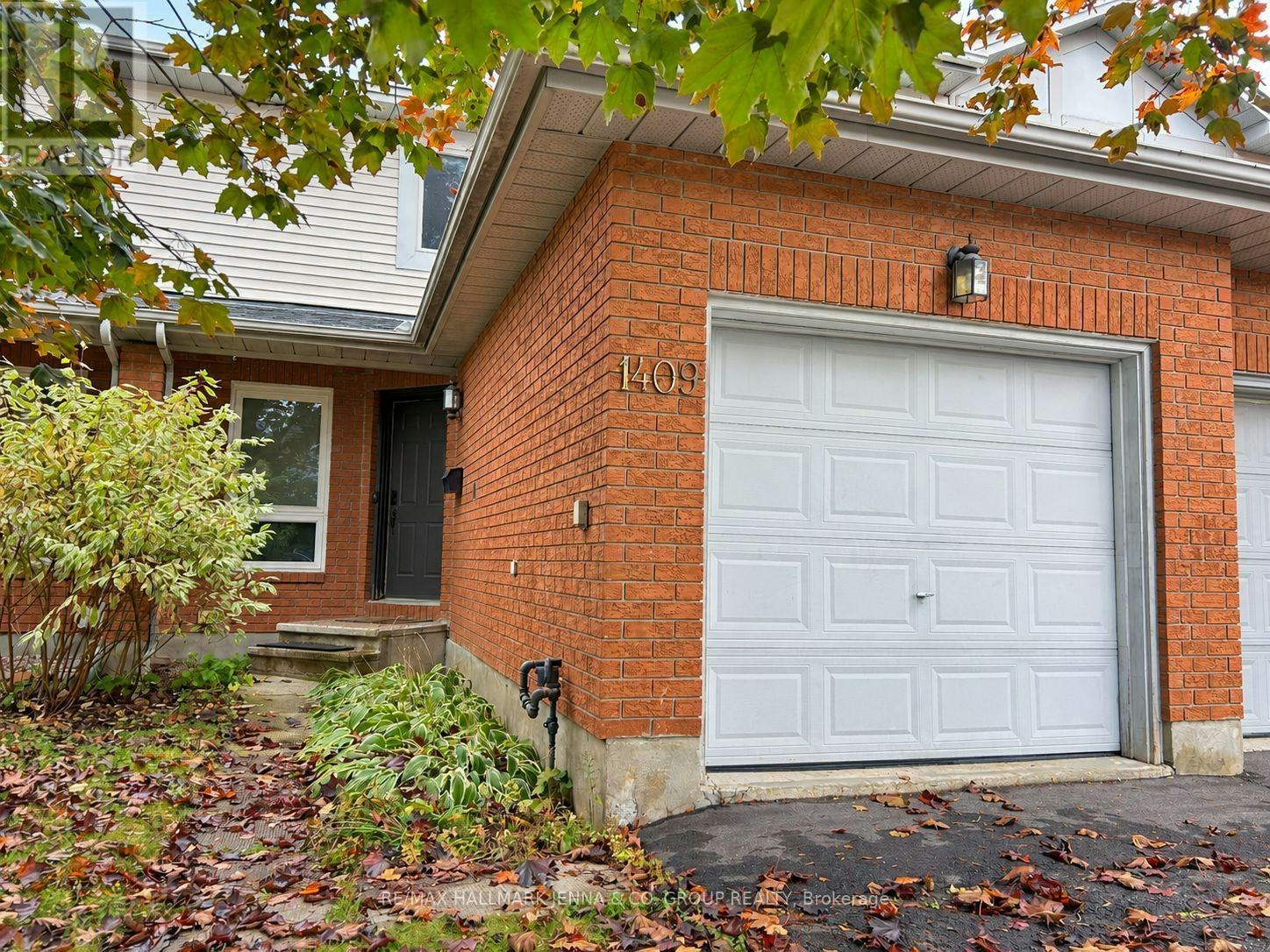 1409 Caravel Crescent, Ottawa, ON, K1E 3X4 - 2