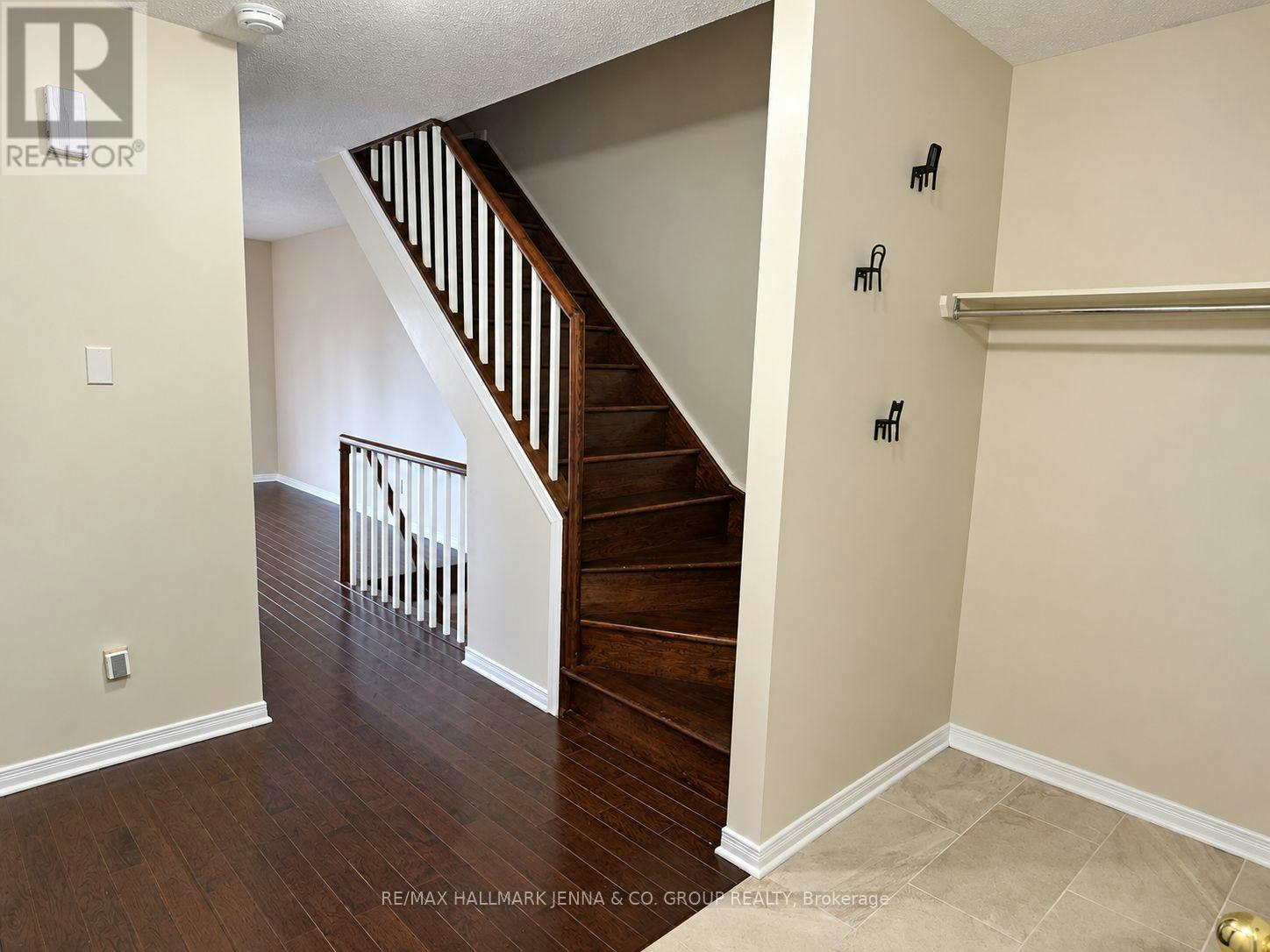 1409 Caravel Crescent, Ottawa, ON, K1E 3X4 - 4