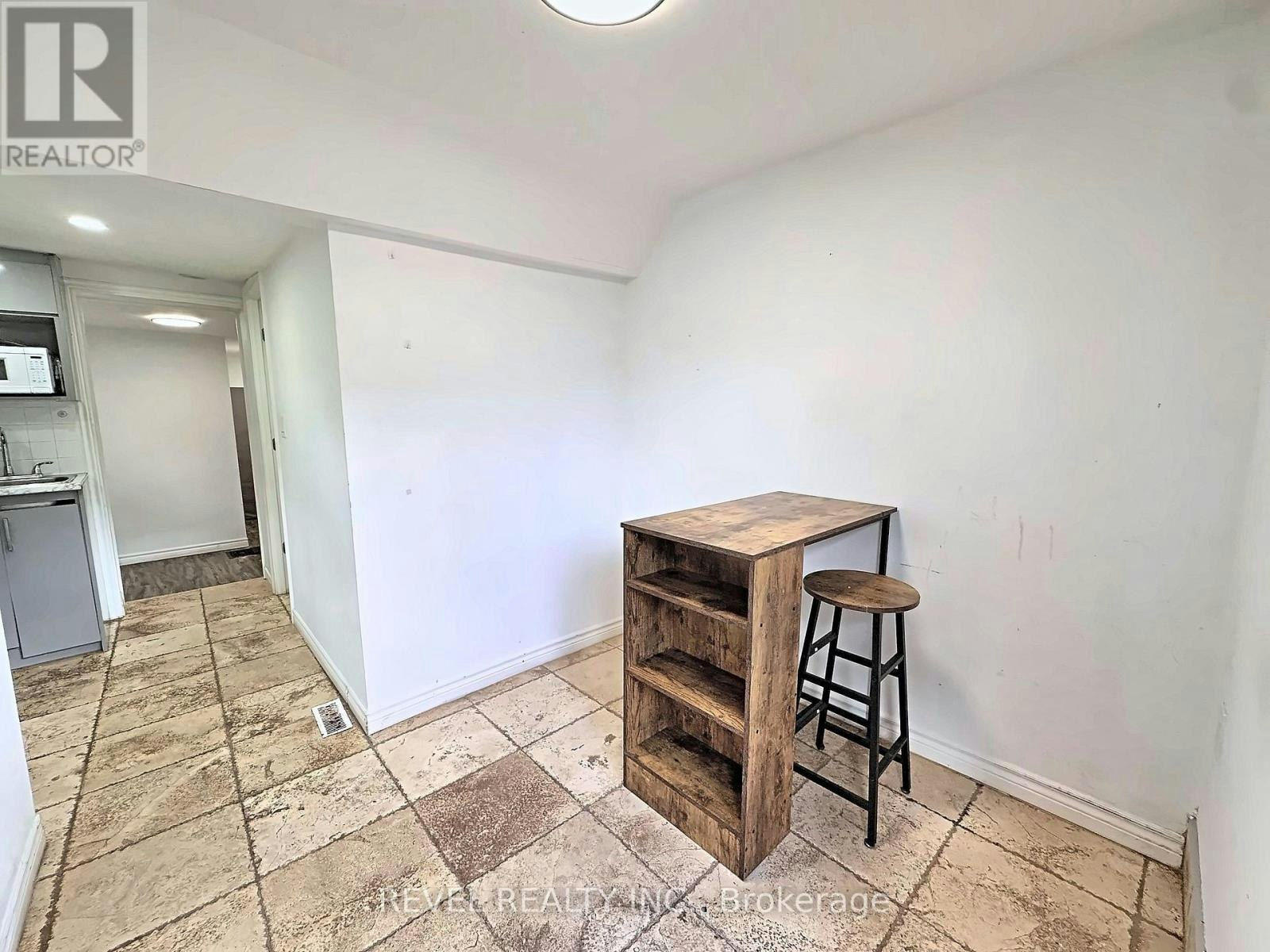 2-444 Westmount Avenue, Toronto, ON, M6E 3N5 - 2