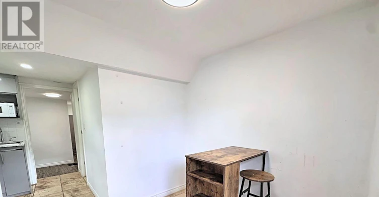 2-444 Westmount Avenue, Toronto, ON, M6E 3N5 - 2
