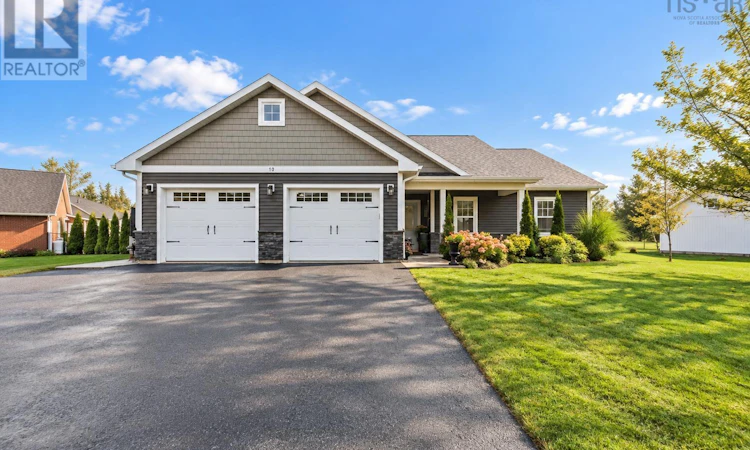 10 Deer Haven Drive
