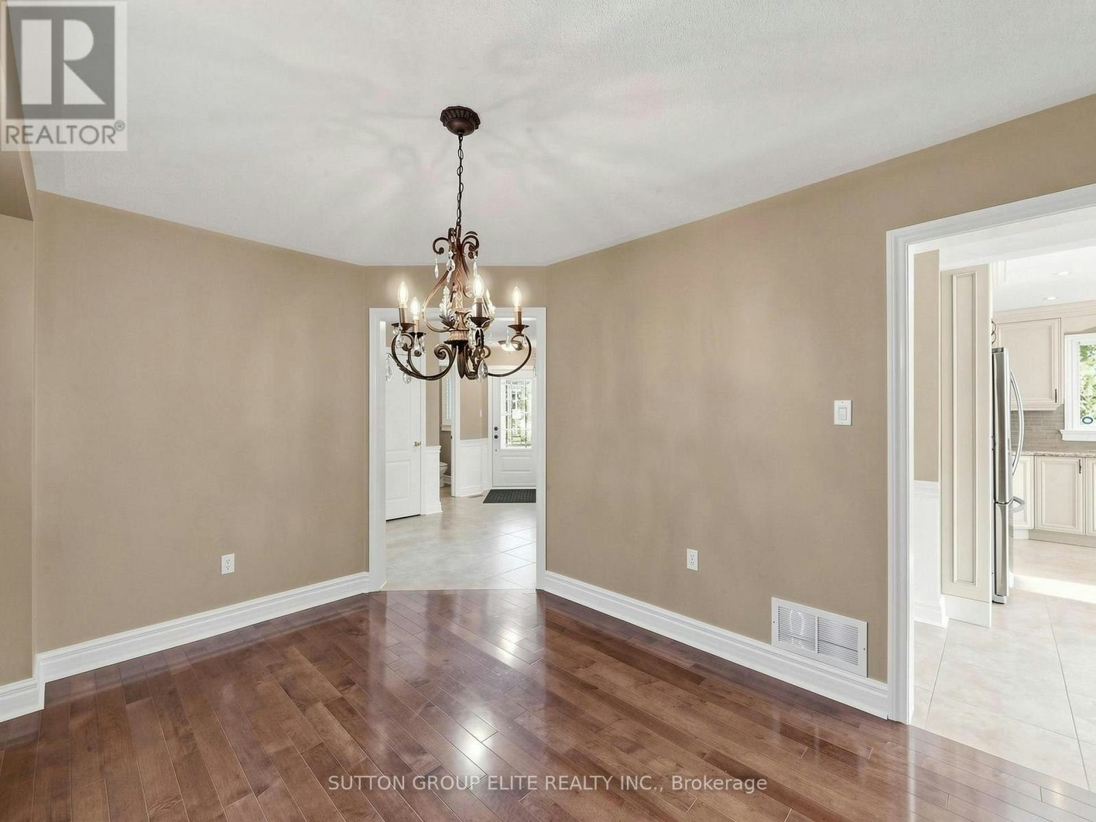 5708 Wells Place Drive, Mississauga, ON, L5M 5T6 - 9