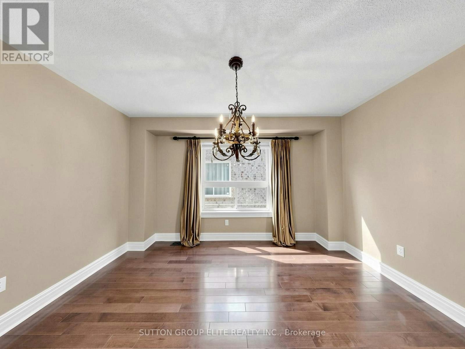 5708 Wells Place Drive, Mississauga, ON, L5M 5T6 - 8