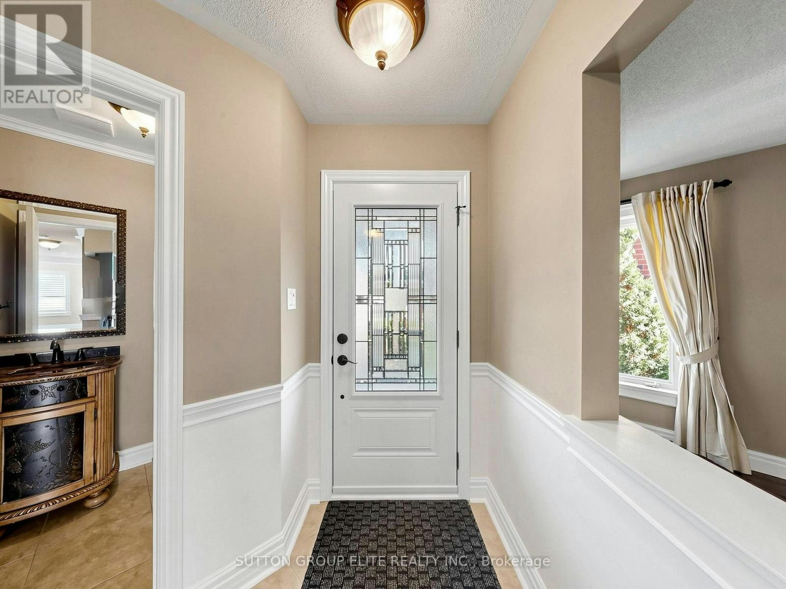 5708 Wells Place Drive, Mississauga, ON, L5M 5T6 - 3