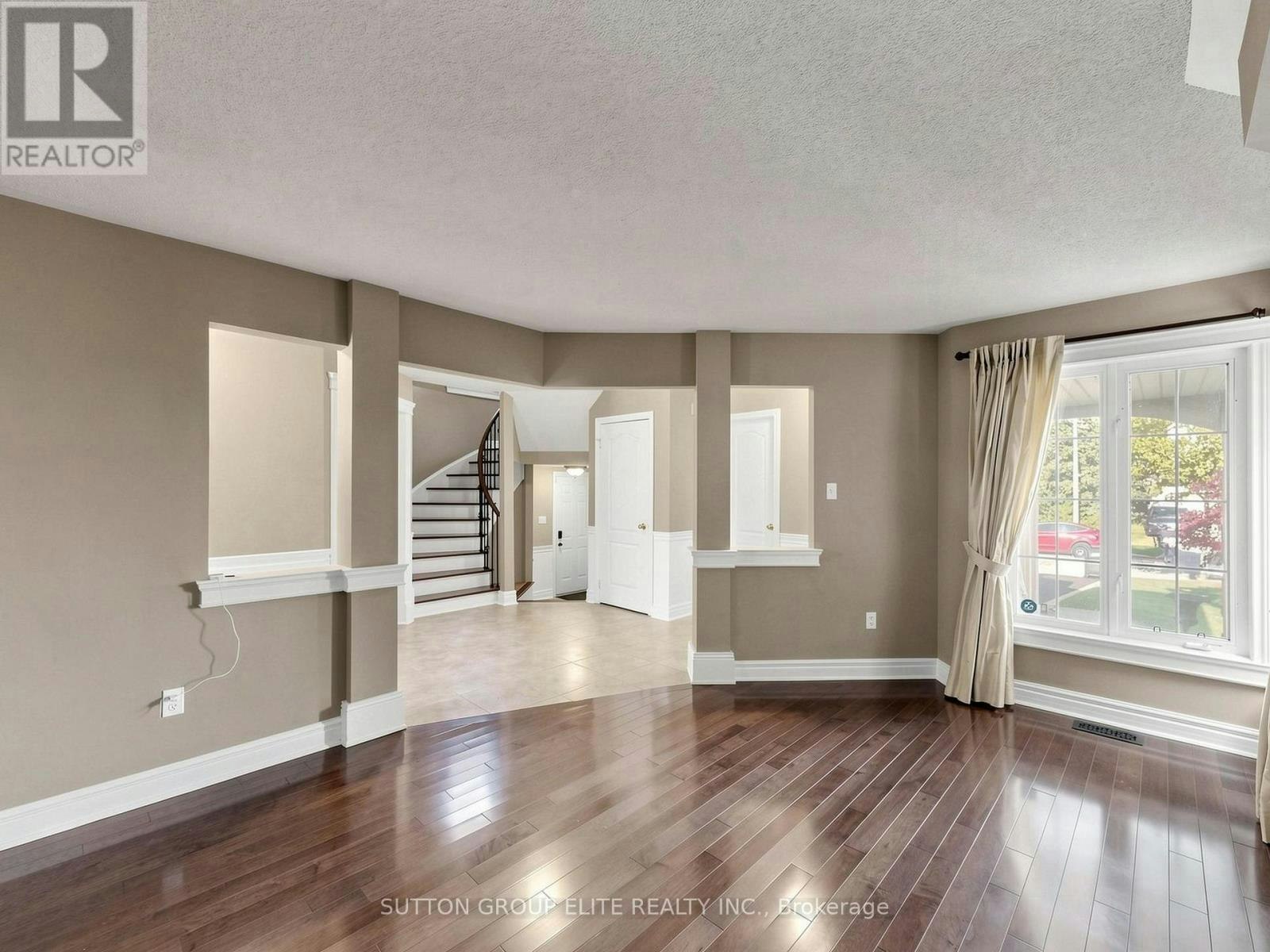 5708 Wells Place Drive, Mississauga, ON, L5M 5T6 - 4