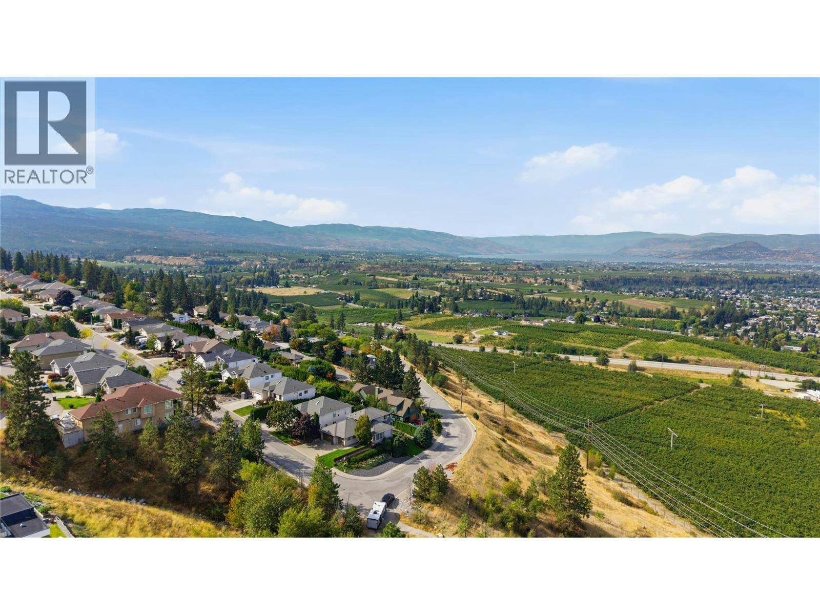 724 Lone Pine Drive, Kelowna, BC, V1P 1A1