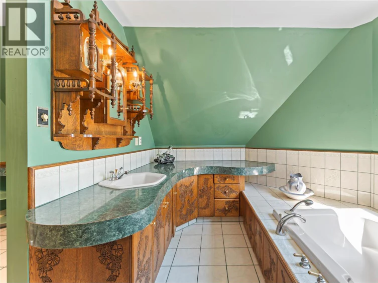 4345 June Springs Road, Kelowna, BC, V1W 4C8 - 45