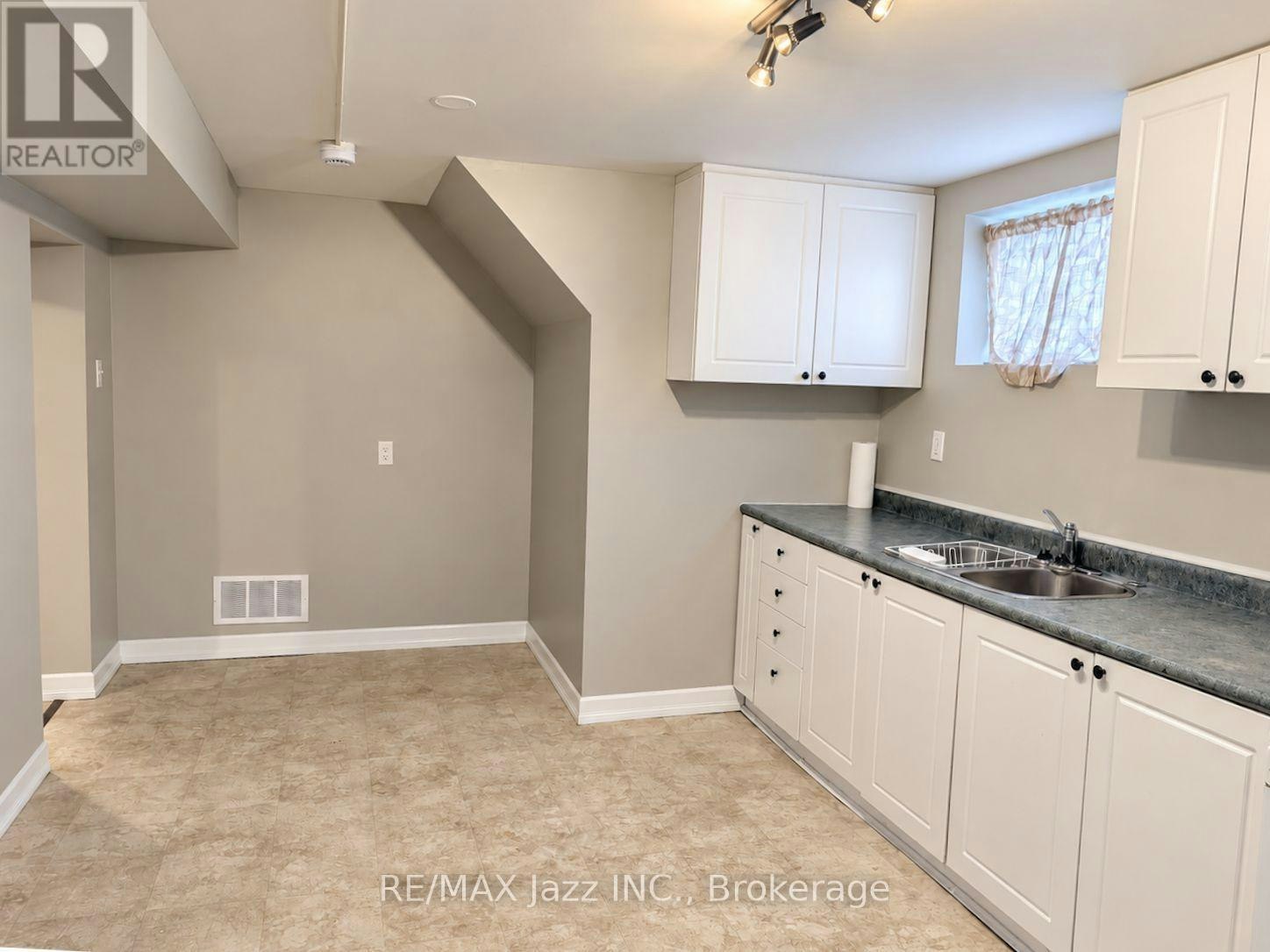 BSMT-661 Taylor Avenue, Oshawa, ON, L1H 2E9 - 3