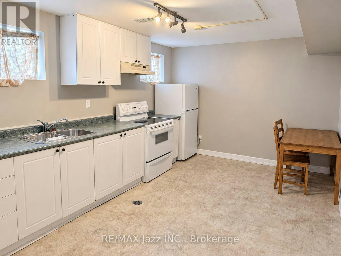 BSMT-661 Taylor Avenue, Oshawa, ON, L1H 2E9 - 2