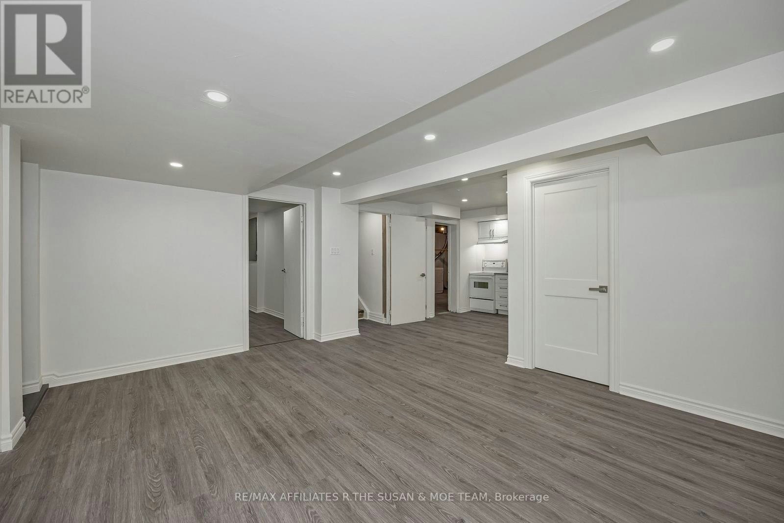 2131 Neepawa Avenue, Ottawa, ON, K2A 3L8 - 12