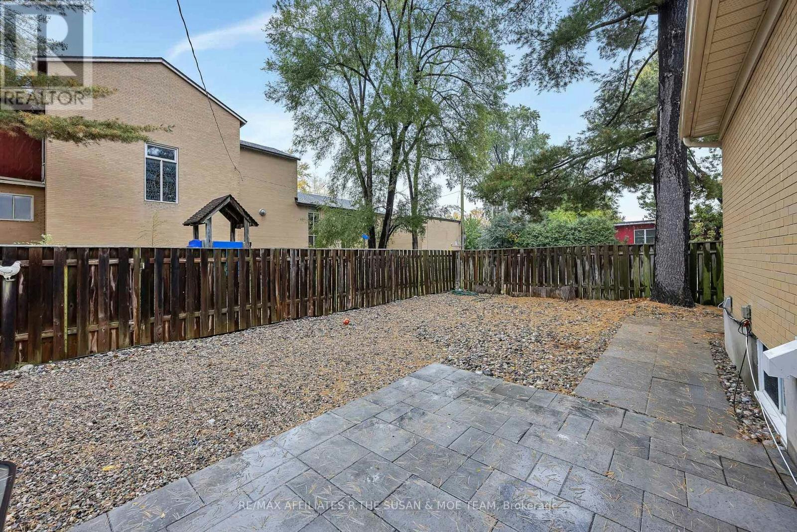 2131 Neepawa Avenue, Ottawa, ON, K2A 3L8 - 20