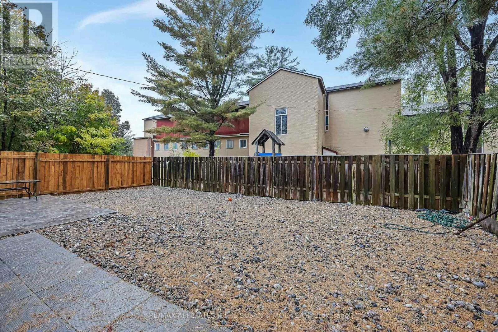 2131 Neepawa Avenue, Ottawa, ON, K2A 3L8 - 21