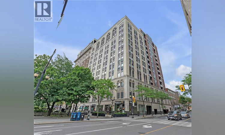 1006-112 King Street E