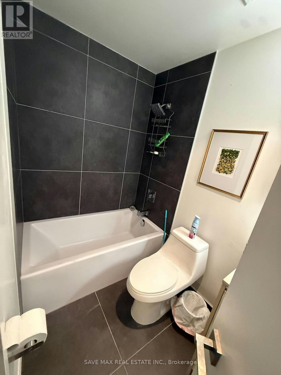 404-20 Minowan Miikan Lane, Toronto, ON, M6J 0E5 - 6