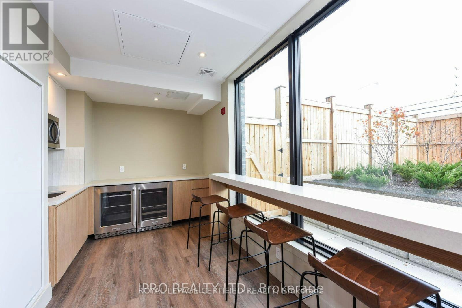 611-1440 Clarriage Court, Milton, ON, L9E 1B3 - 24