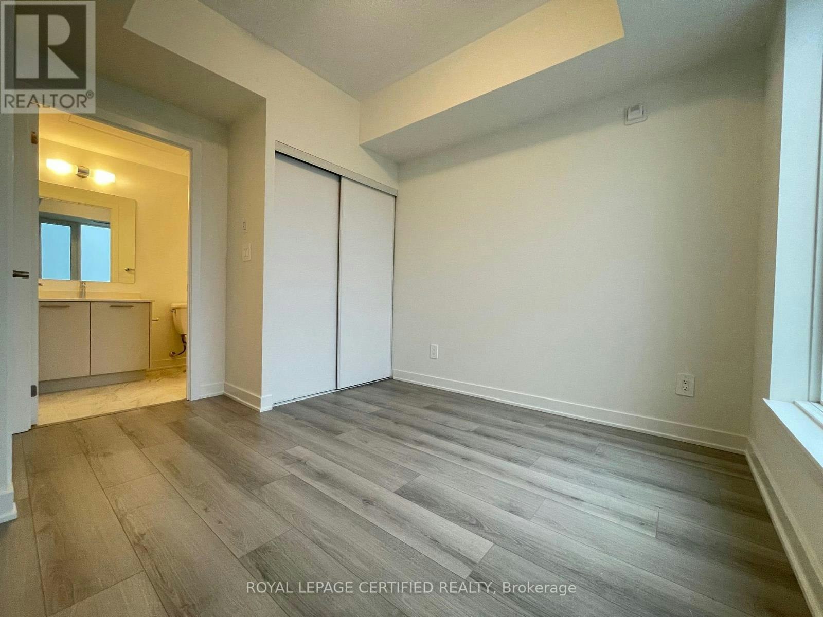 611-1440 Clarriage Court, Milton, ON, L9E 1B3 - 10