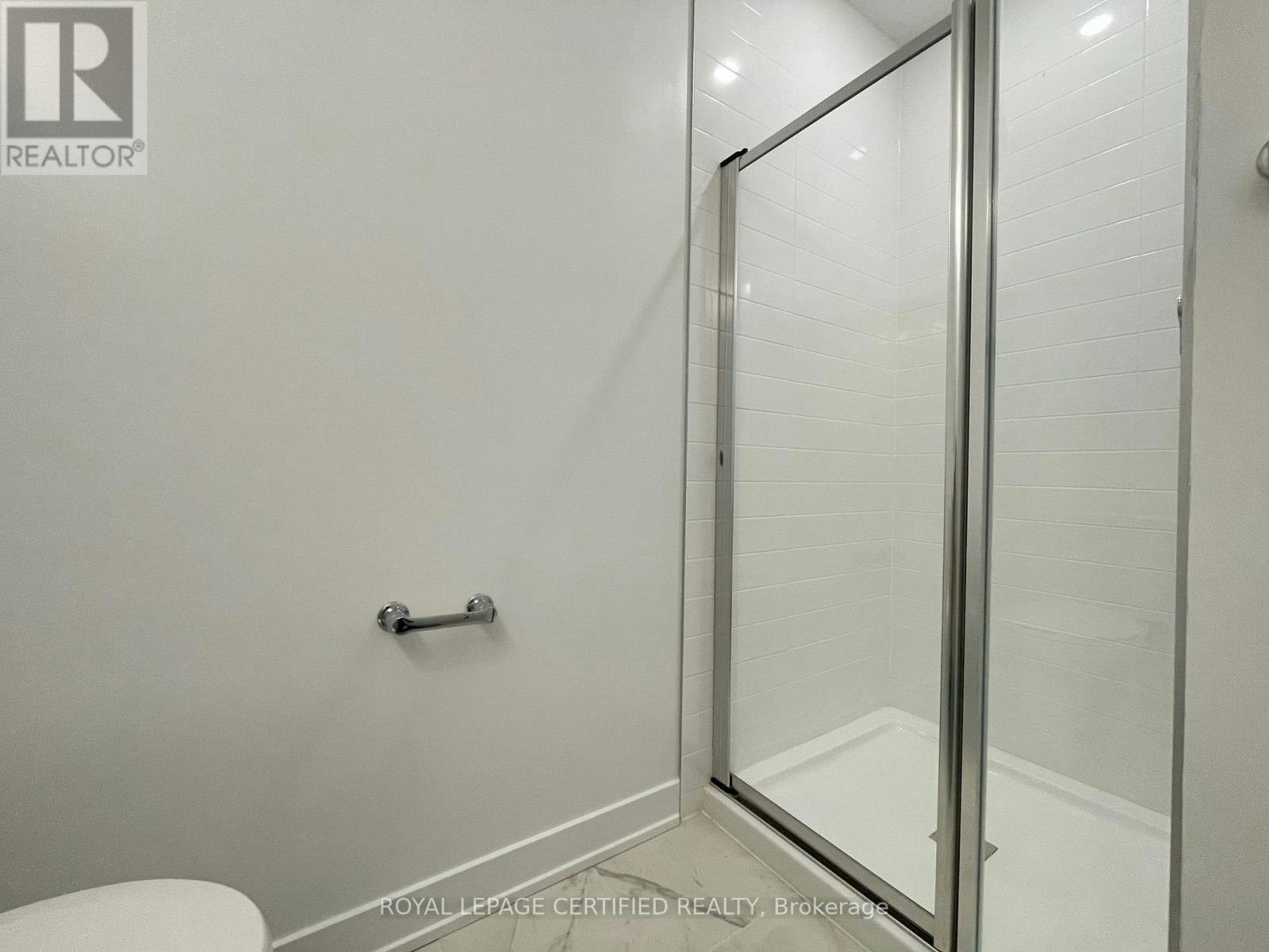 611-1440 Clarriage Court, Milton, ON, L9E 1B3 - 16
