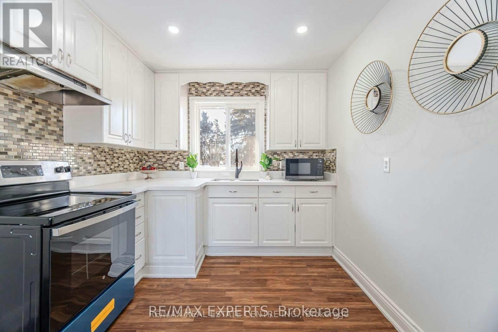 35 Edgemont Drive, Brampton, ON, L6V 1K9 - 12