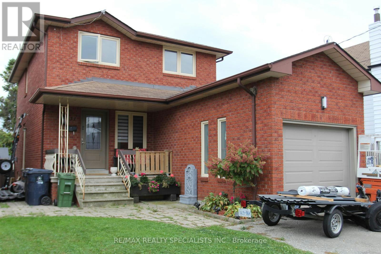 31 Laburnham Avenue, Toronto, ON, M8W 1S6