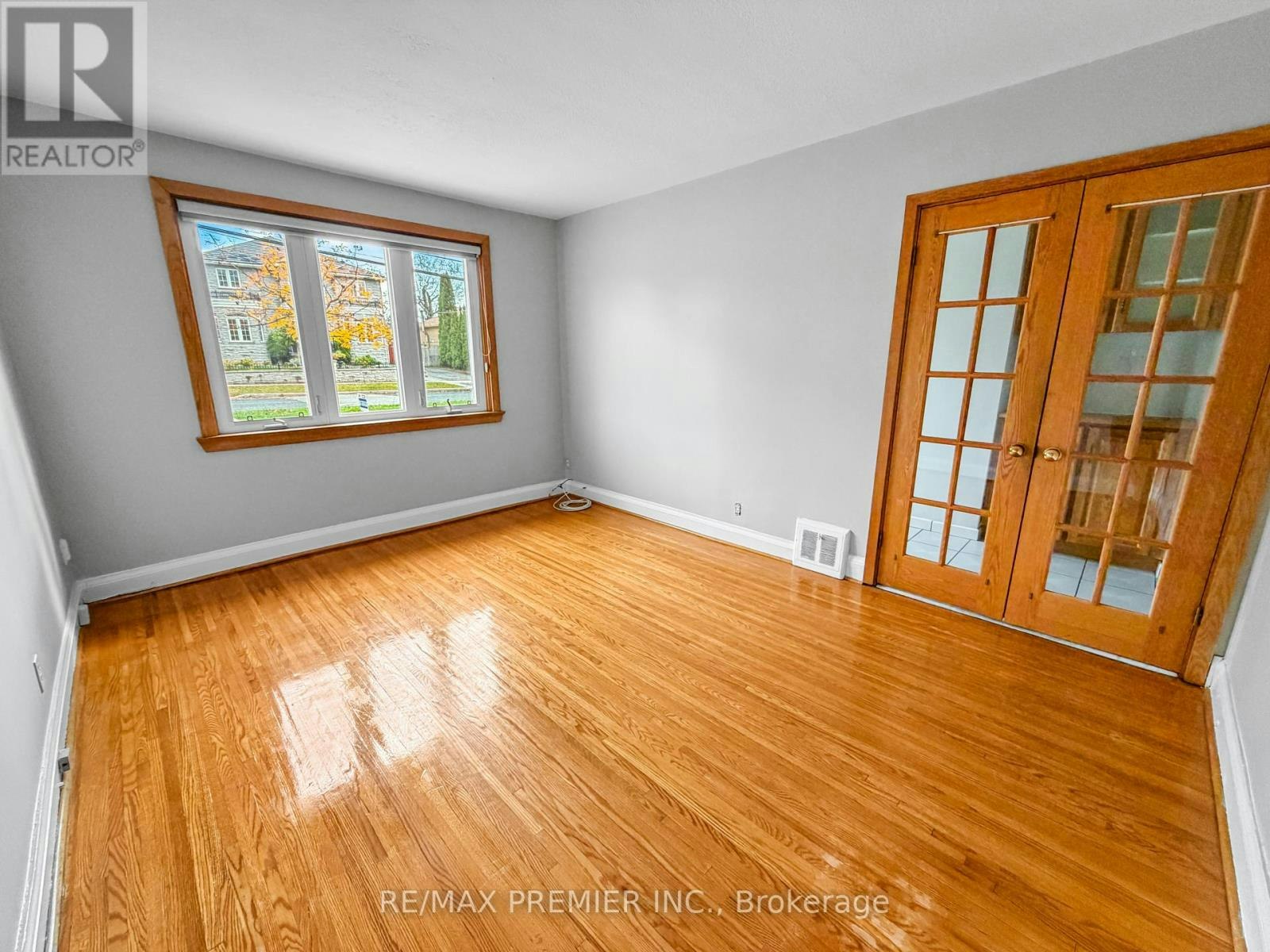 MAIN-376 Rustic Road, Toronto, ON, M6L 1W7 - 7