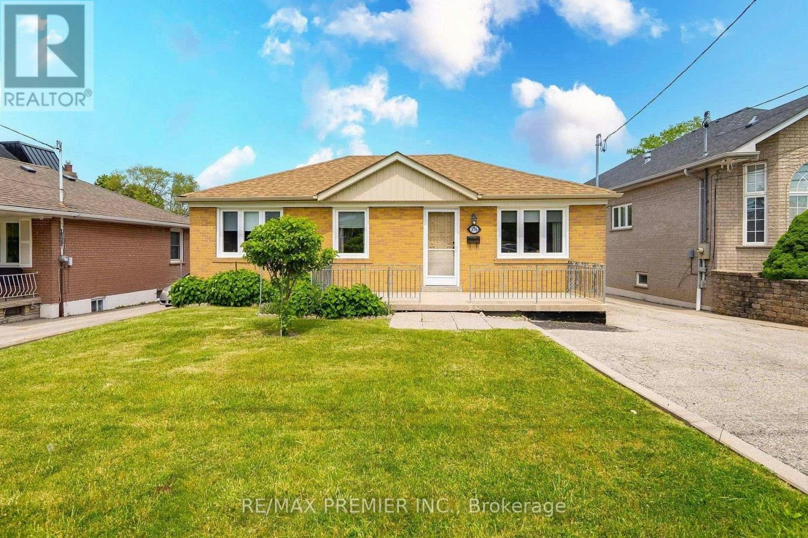 MAIN-376 Rustic Road, Toronto, ON, M6L 1W7 - 2