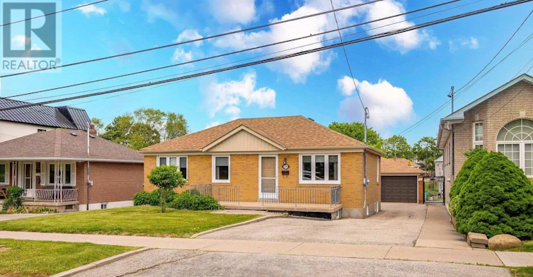 MAIN-376 Rustic Road, Toronto, ON, M6L 1W7
