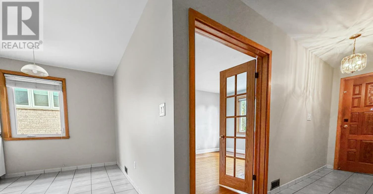 MAIN-376 Rustic Road, Toronto, ON, M6L 1W7 - 10