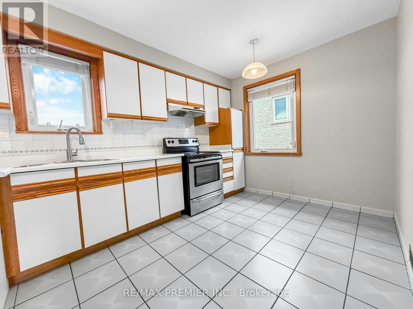 MAIN-376 Rustic Road, Toronto, ON, M6L 1W7 - 9