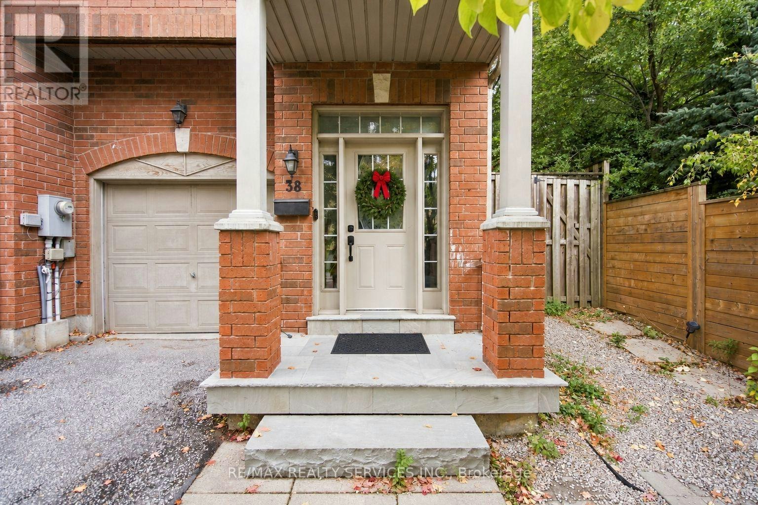 38 Bell Manor Drive, Toronto, ON, M8Y 0A4