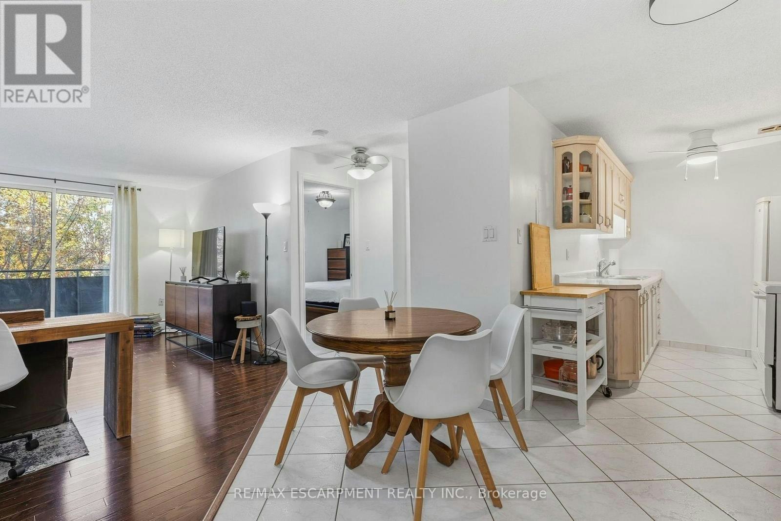 207-893 Concession Street, Hamilton, ON, L8V 1E7