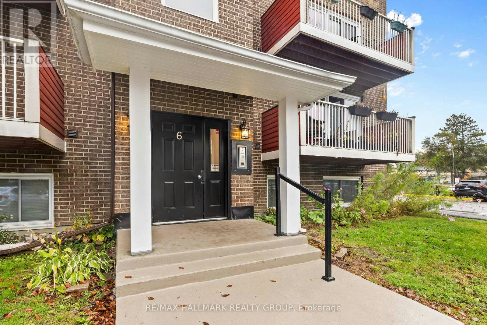 605-1589 St Bernard Street, Ottawa, ON, K1T 3H9